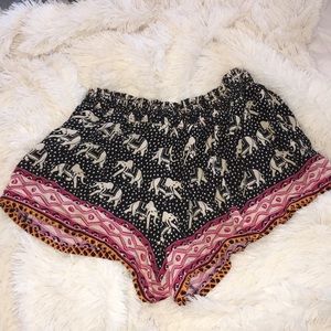 Patterned Flowy Shorts🐘